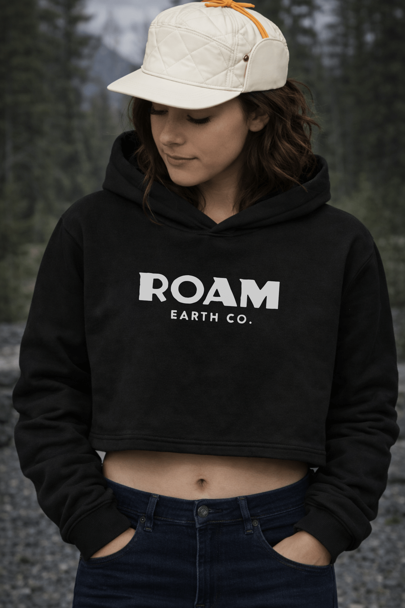 Women's Roam Earth Co. Logo Crop Fleece Black Hoodie - Roam Earth Co.